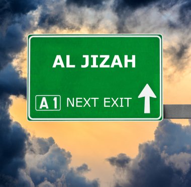Al Jizah yol işaret karşı mavi gökyüzü temizleyin