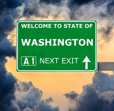 Washington yol işaret karşı mavi gökyüzü temizleyin