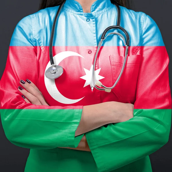 Azerbajdzsán Nemzeti Lobogója Alatt Közlekedő Egészségügyi Rendszert Képviselő Orvos — Stock Fotó
