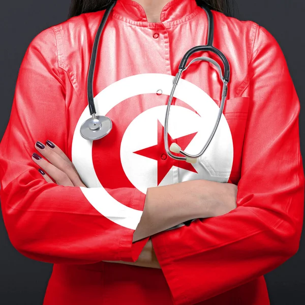 Tunézia Nemzeti Lobogója Alatt Közlekedő Egészségügyi Rendszert Képviselő Orvos — Stock Fotó