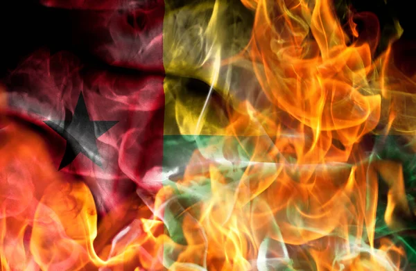 Manifestazioni Concetto Guerra Incendio Della Bandiera Nazionale Della Guinea Bissau — Foto Stock