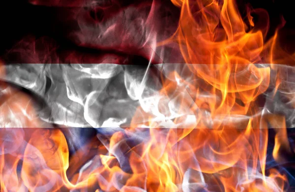 Dimostrazioni Concetto Guerra Bruciare Fiamme Bandiera Nazionale Dei Paesi Bassi Fotografia Stock