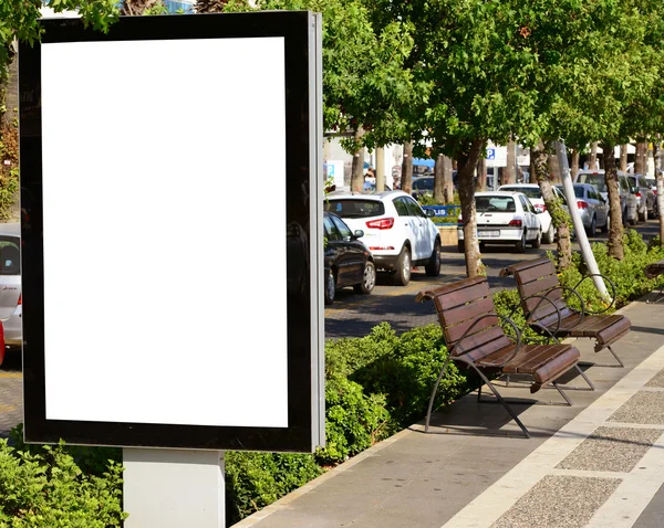 시내 거리에 있는 백지 광고판 — 스톡 사진