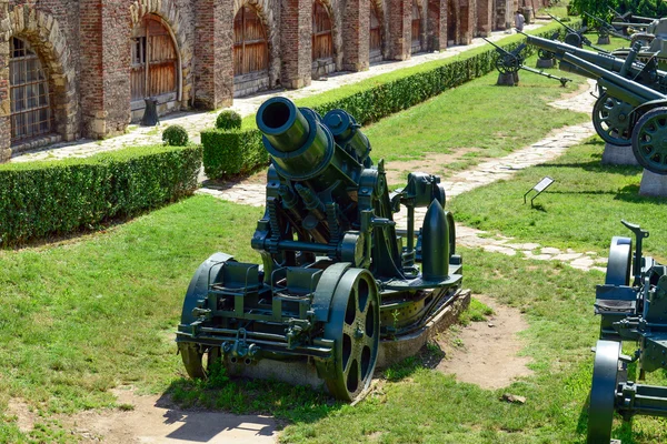 askeri kanunları ve kalemegdan kale mi bir parçası olarak tanklar