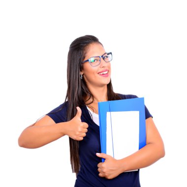 kağıt klasör ve Isola başparmak ile gülümseyen öğrenci portresi