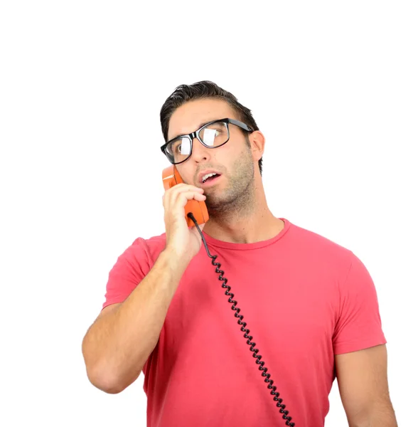 Πορτρέτο του νεαρός σε κατάσταση σοκ, ενώ μιλάει στο τηλέφωνο έχοντας unp — Φωτογραφία Αρχείου