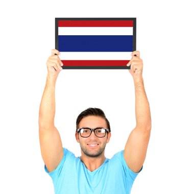 Kurulu Ulusal fl ile gidiyor genç ve rahat bir adam portresi