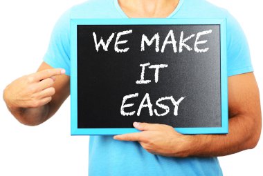 Bunu word dönük ve Blackboard elinde tutan adam