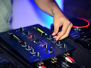 DJ müzik gece kulübü