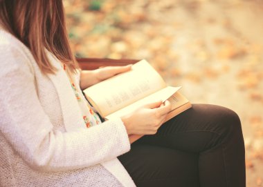 Bir Kitap Kavramı Okunuyor