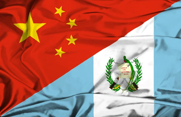 Bandeira acenando de Guatemala e China — Fotografia de Stock