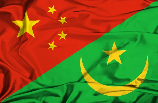Moritanya ve Çin bayrağı sallayarak — Stok fotoğraf