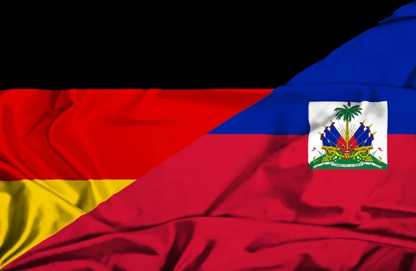 Drapeau agitant d'Haïti et d'Allemagne — Photo