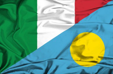 Palau ve İtalya bayrağı sallayarak