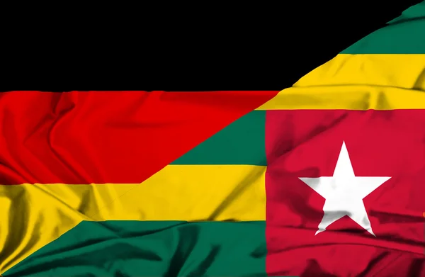 Ondeando la bandera de Togo y Alemania —  Fotos de Stock
