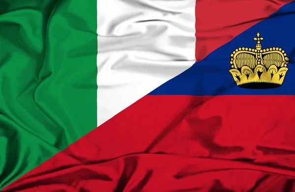 Bandeira acenando de Lichtenstein e Itália — Fotografia de Stock