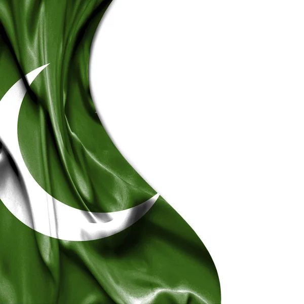 Pakistan schwenkt Satin-Flagge isoliert auf weißem Hintergrund — Stockfoto