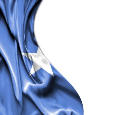 Beyaz arka plan üzerinde izole saten bayrak sallayarak Somali