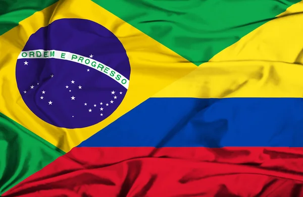 콜롬비아와 브라질의 깃발을 흔들며 — 스톡 사진
