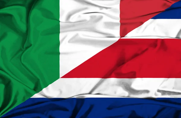 哥斯达黎加和意大利那飘扬的旗帜 — 图库照片