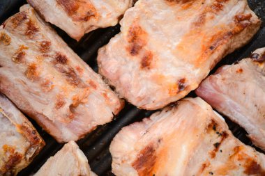 T-Bone steak Barbekü üzerinde