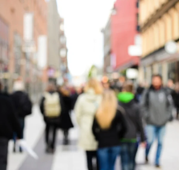 Crowd of shopping people in the city — Stock Photo, Image