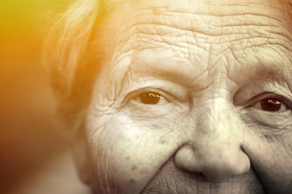 Close up retrato de senhora mais velha — Fotografia de Stock