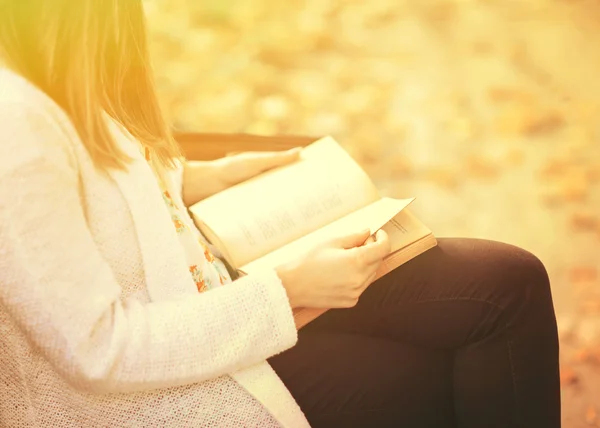 Reading a book concept — Stock Photo, Image