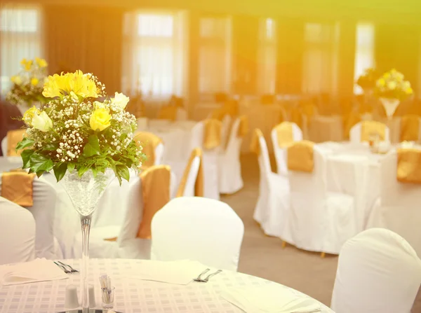 Table decorated for wedding — Stock Photo, Image