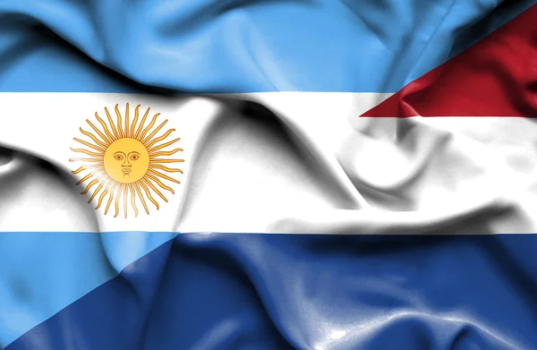 네덜란드와 아르헨티나의 깃발을 흔들며 — 스톡 사진