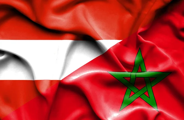 Flagge Marokkos und Österreichs schwenken — Stockfoto