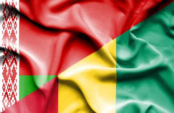 几内亚和白俄罗斯那飘扬的旗帜 — 图库照片
