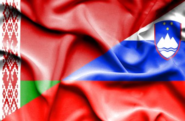 Slovenya ve Beyaz Rusya bayrağı sallayarak