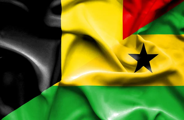 Wapperende vlag van Sao Tomé en Principe en België — Stockfoto