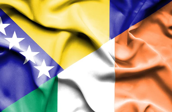 Bandiera sventolante dell'Irlanda e della Bosnia-Erzegovina — Foto Stock