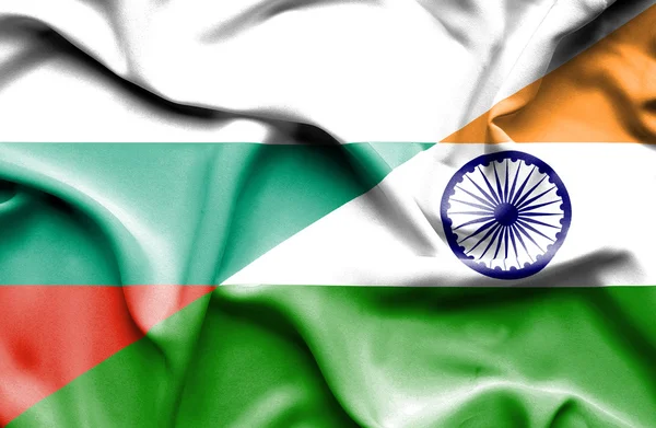 Indien och Bulgarien viftande flagga — Stockfoto