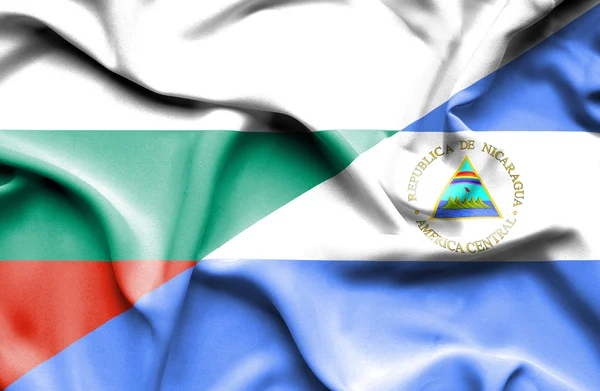 Bandera ondeante de Nicaragua y Bulgaria —  Fotos de Stock