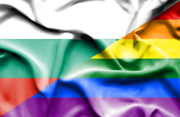 プライドとブルガリアの旗を振ってください。 — ストック写真