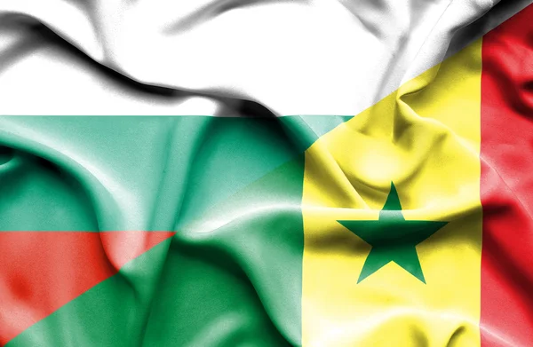 Wapperende vlag van Senegal en Bulgarije — Stockfoto