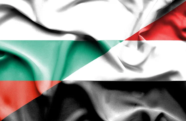 Wapperende vlag van Jemen en Bulgarije — Stockfoto