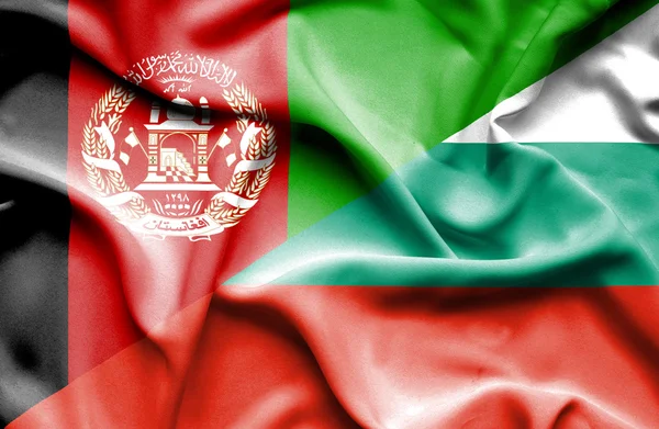 Wapperende vlag van Bulgarije en Afghanistan — Stockfoto