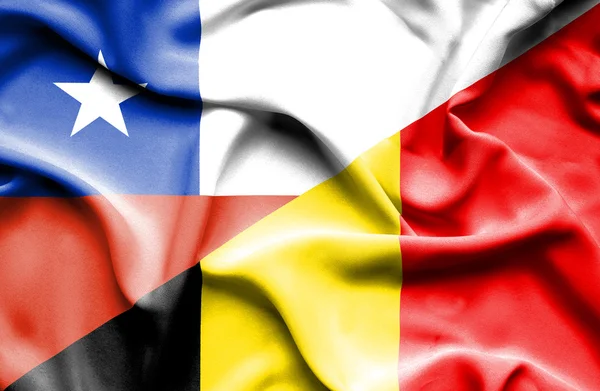 Mávání vlajkou Belgie a Chile — Stock fotografie