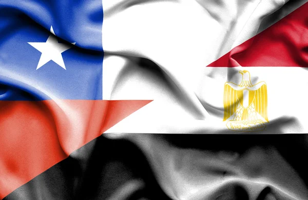 Vlající vlajka Egypta a Chile — Stock fotografie