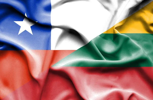 リトアニア ・ チリの旗を振っています。 — ストック写真