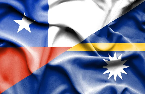 Machać flaga Nauru i Chile — Zdjęcie stockowe