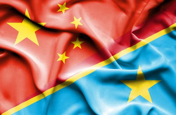 Ondeando la bandera de Congo República Democrática y China —  Fotos de Stock