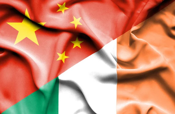 Ondeando la bandera de Irlanda y China —  Fotos de Stock