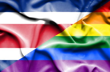 Lgbt ve Kosta Rika Cumhuriyeti bayrağı sallayarak