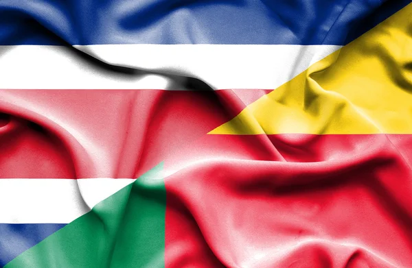 Bandiera sventolante del Benin e Costa Rica — Foto Stock