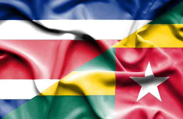Viftande flagga Togo och Costa Rica — Stockfoto